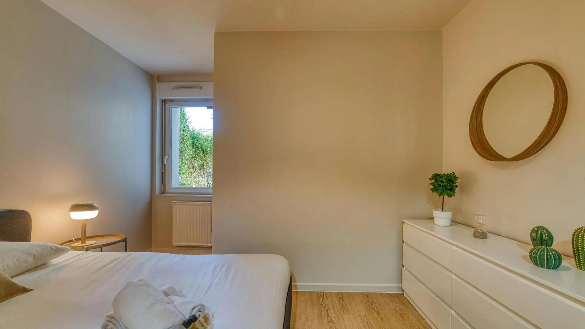 L'Harmonie - Beau Rdj 2 Pers - Tram T5 Apartment Bron
